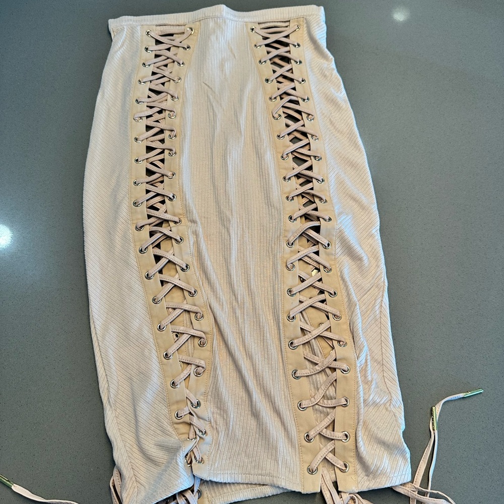 House of CB midi pencil skirt with vegan leather lace details - Picture 7 of 12